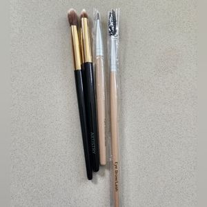 NEW Artistry Brushes - 4 PCS
